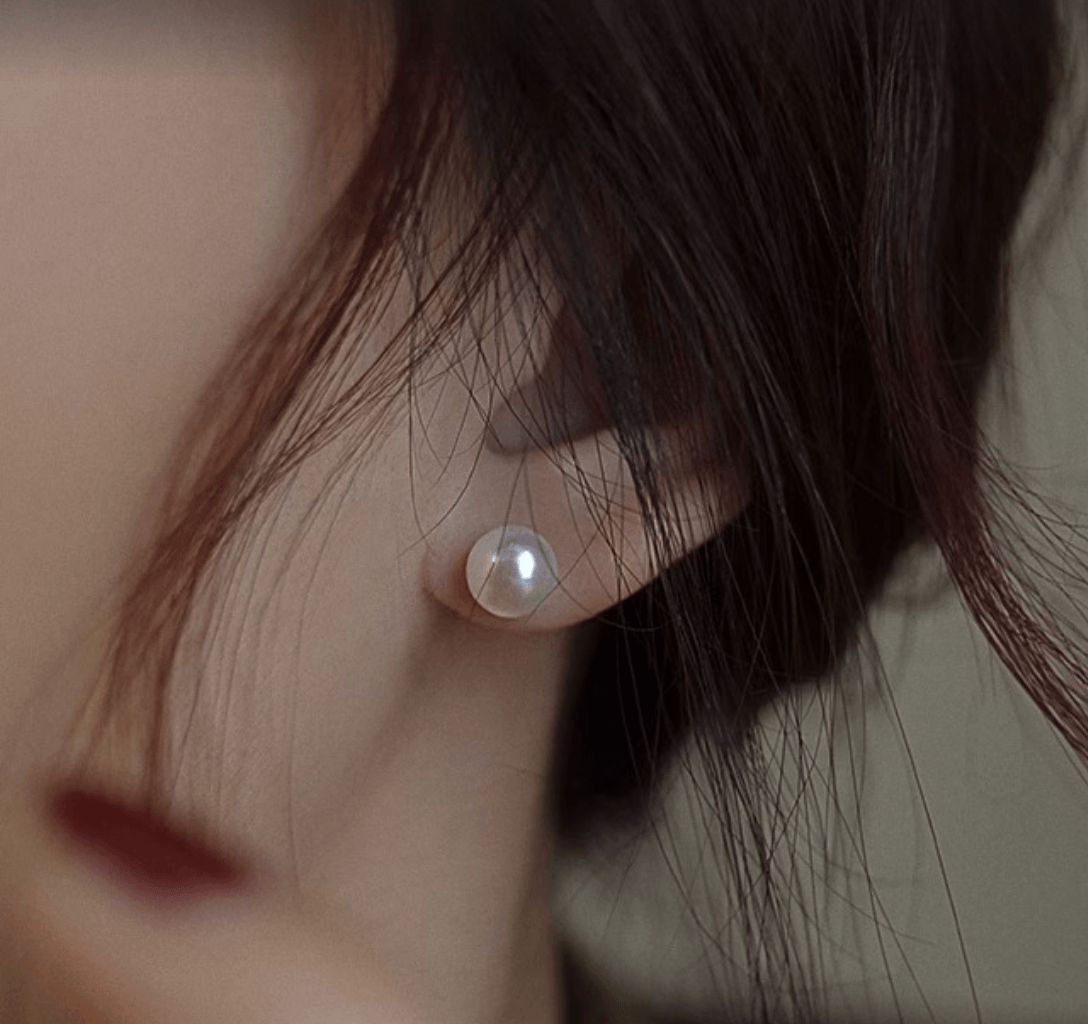 EMPRESS Pearl Studs